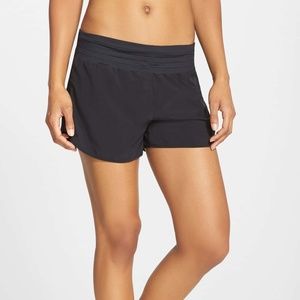 ASICS Size M Black Cleo Pop Shorts